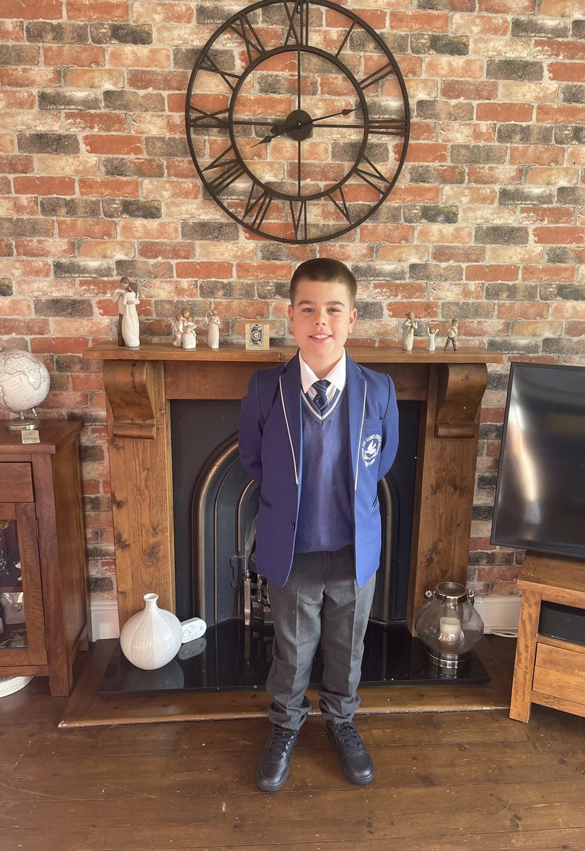 karra_jones's tweet photo. Back to school!!! ❤️💙 #Yr3 #Yr8 @ysgolbrynhedydd @CTWCSRhyl https://t.co/NtoZZaoTxa