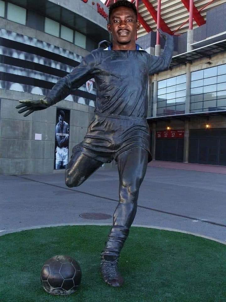 Mister_Luigi7's tweet photo. @padres_o @GuerrasChuck #zaidebio, o verdadeiro!
#sLoLb #eusebio #zaidu #slMerda #salaodefestas 🎪 #benfica #slb https://t.co/JSbDBiOEZI