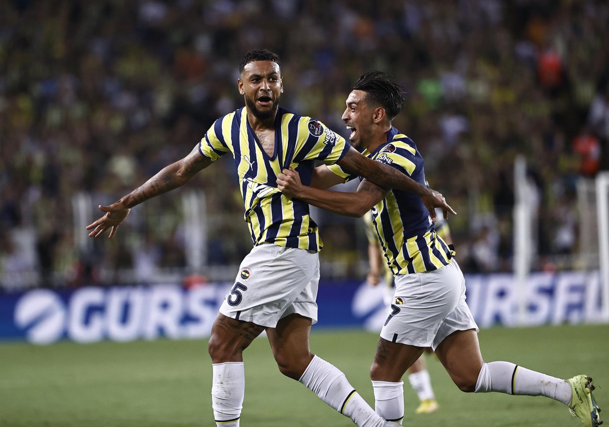 EuropaLeague's tweet photo. 🟡🔵 Joshua King scores in his third successive game 💪

📸: @Fenerbahce_EN | #UEL https://t.co/HfMe2bXCzt