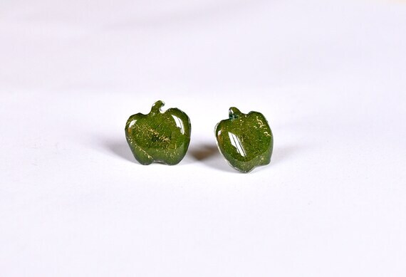 OrganicDesign5's tweet photo. In the minouette shop: Small green Apple stud earrings from real leaves and resin, unusual gift for gardeners and nature lovers, Botanical fruit jewelry by OrganicDesignNL at https://t.co/RsVaBSoIrM https://t.co/LNEScj1DMw