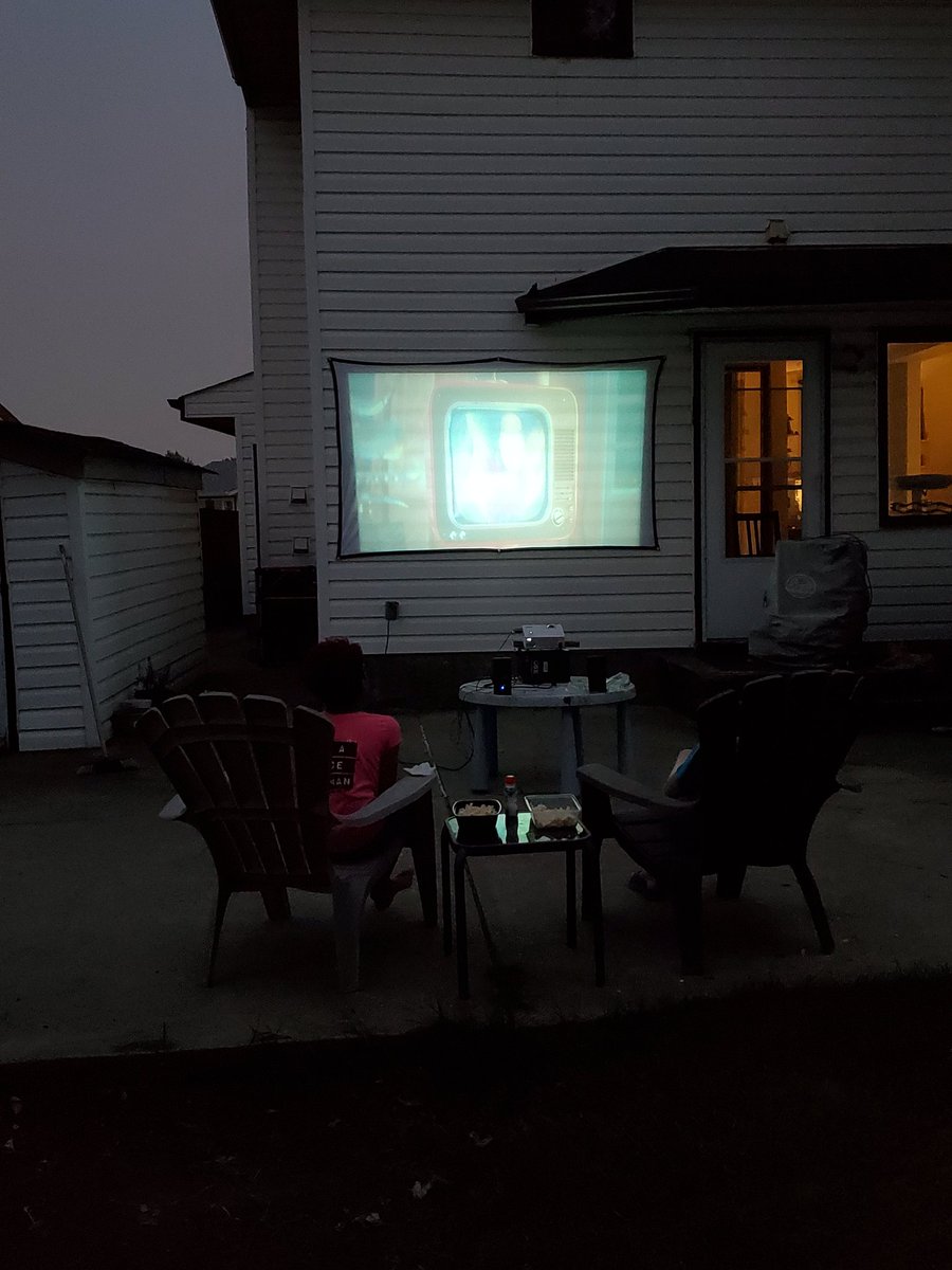 Movie night , it's finally cooled down enough to actually enjoy being outside and it's still 25 degrees lol Kid #2 and his bestie are having a sleepover #Minions2 #outdoormovie #popcorn #asd #austismmama #kiddos #heatwave #Gru