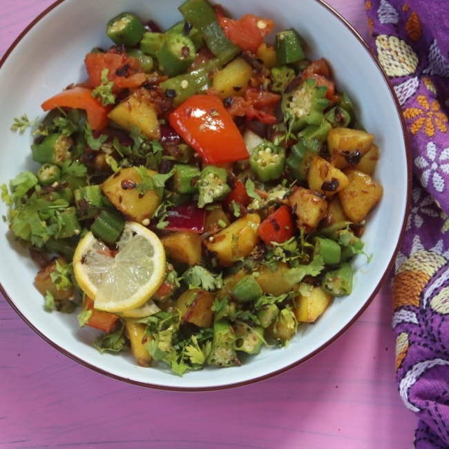 spicechronicles's tweet photo. Picture perfect Bhindi Jhalfezari, can be cooked on the stove top, roasted or air fried. Simple spices and makes a complete meal by itself.
https://t.co/dNo20g2jYs
#spicechronicles #okra #vegan #indianfood #indianhomecooking https://t.co/LaqUIquwMZ