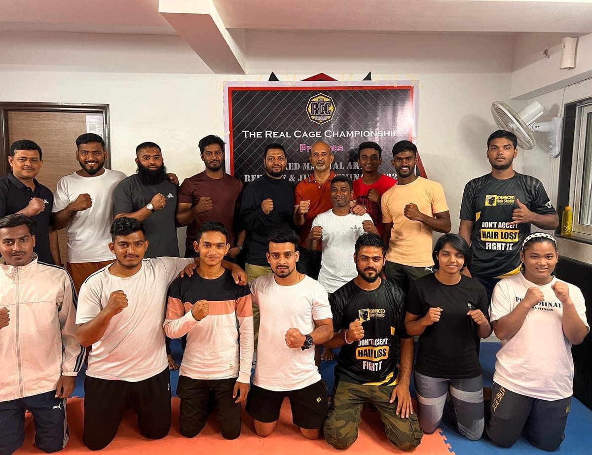 KnightRShantanu's tweet photo. Thank you #AdvancedHairStudio for supporting @loverhunksahil and @Arbazkhan_365 in their MMA journey; as a #TeamAHS yesterday both of them achieved prestigious @realcageworld referee certification. Both spreading the message of not accepting the hairloss and to fight it with zest https://t.co/mbvTljUT8G
