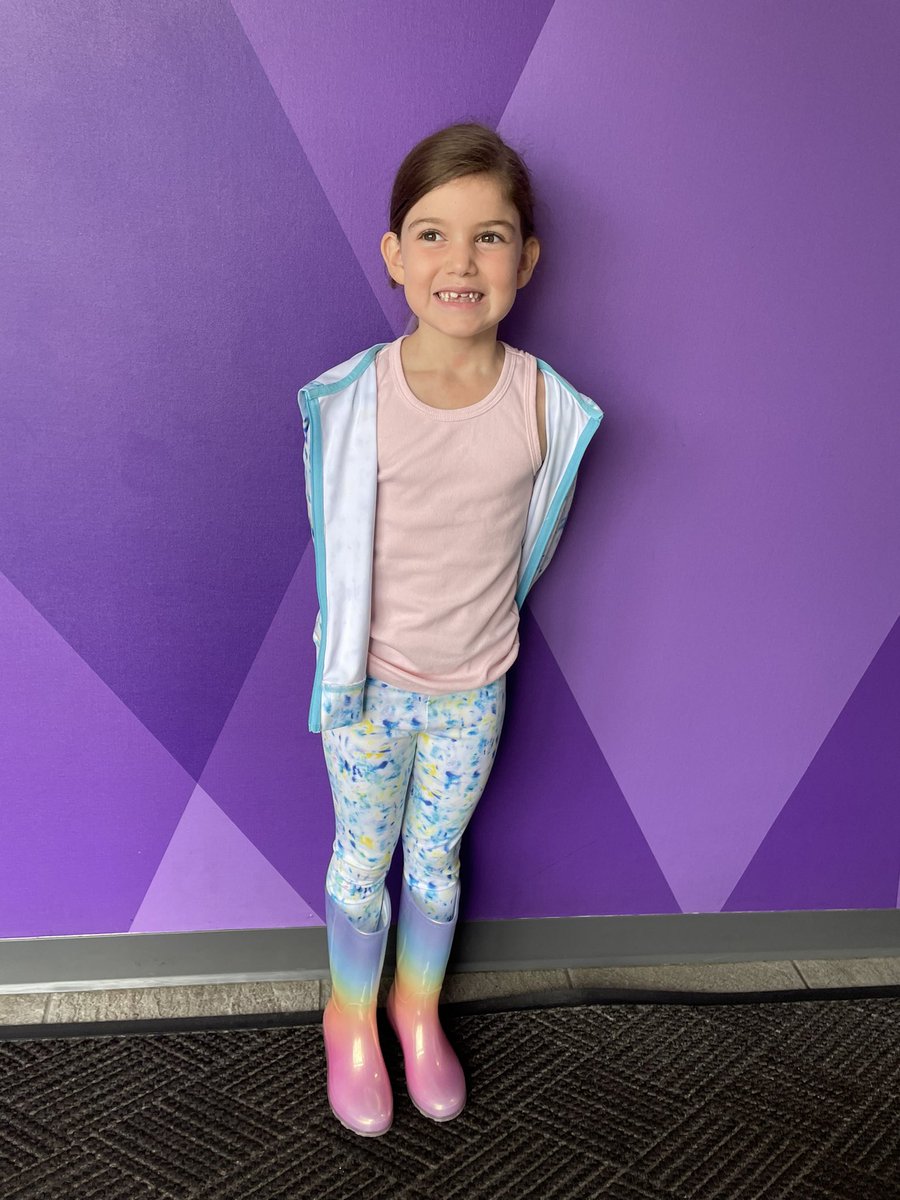 HeatherKitzes's tweet photo. When your kids are 14 years apart, your Sunday starts at #vikinggymnastics and ends at a @IAmKRSOne show. #momlife #theykeepmeyoung https://t.co/EMErQuoDTK