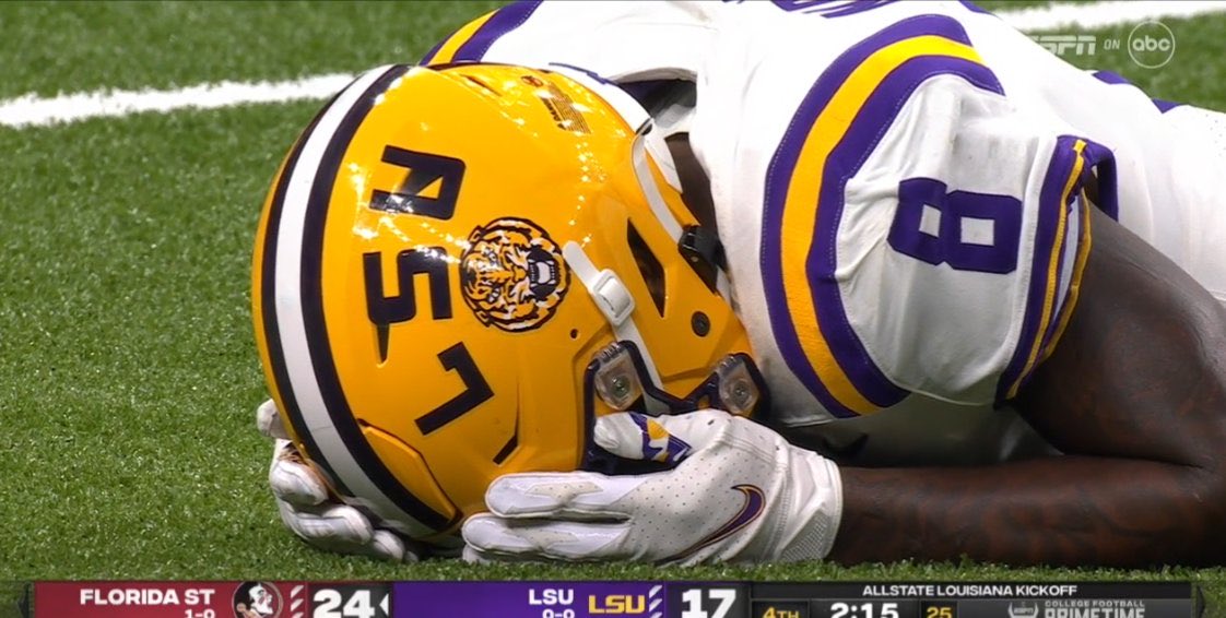 barstoolsports's tweet photo. Absolute brutality. https://t.co/0yy780Pu9a