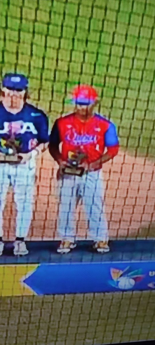 RaulFornes's tweet photo. Gran actuación de nuestros muchachos del equipo sub 15 de #BeisbolCubano en el Campeonato Mundial. Nos han devuelto las emociones de nuestro deporte nacional. Gracias por su medalla de plata ganada, para nosotros es un oro.
#InderCuba 
#CubaEsAmor https://t.co/AsgNZRQ6HX