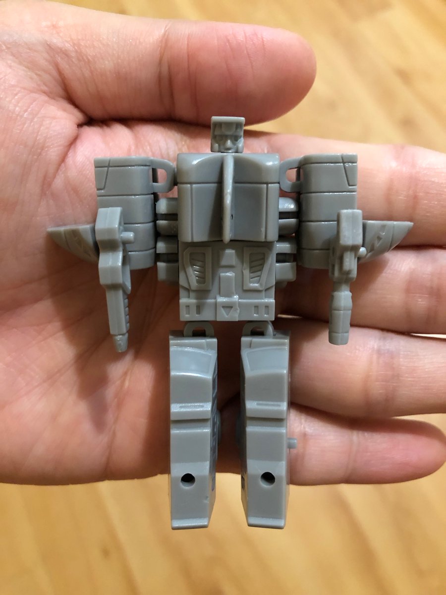 genyenchen's tweet photo. #ランドクロス
#トランスフォーマーチョコ
#Landcross
#kabayatransformers
#transformerschoco https://t.co/gK4KND4Fso