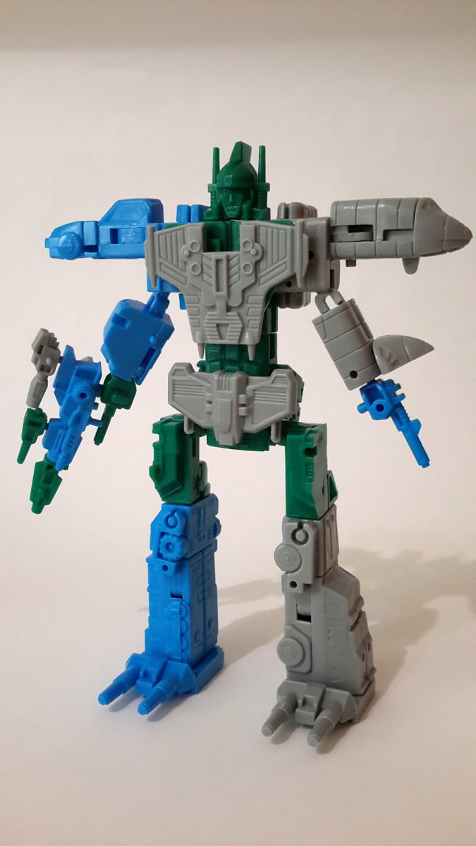 genyenchen's tweet photo. #ランドクロス
#トランスフォーマーチョコ
#Landcross
#kabayatransformers
#transformerschoco https://t.co/gK4KND4Fso