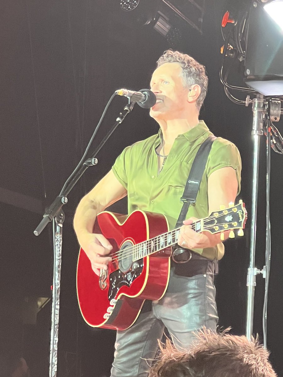 Vivian Campbell with <a href="/DefLeppard/">Def Leppard</a> Vancouver 9/2/22 #viviancampbell #vancouver #DefLeppard