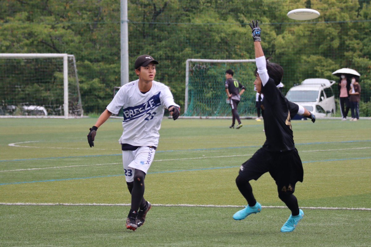 BREEZE1993's tweet photo. この大会をもって4回生と一部の3回生はBREEZEを引退となります。
これからは新体制でU21選手権、来年の学生選手権に臨むことになりますが、これからも応援よろしくお願いします🥏 https://t.co/I8mlBr9FDr