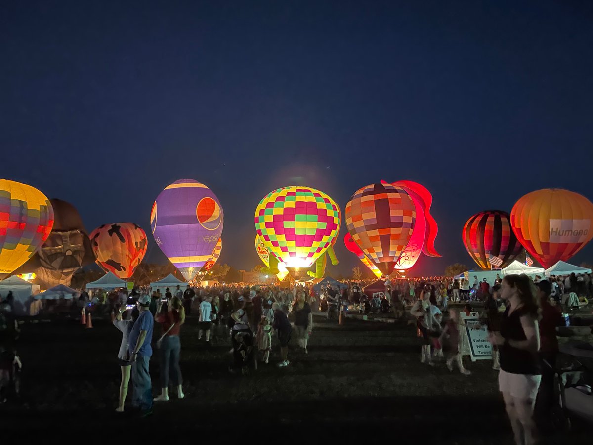 Cuellar414's tweet photo. #LDLO at # ColoradoSprings # HotAirBalloons https://t.co/OK5U2Z0jWu