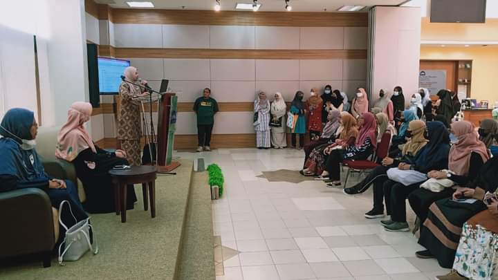 USIMLibrary's tweet photo. TERIMA KASIH
Kepada 193 orang pelajar Pelajar Tamhidi Perubatan,Pergigian & Sains yang telah menghadiri Taklimat OPAC & 'Library Tour' ke Perpustakaan USIM Jumaat lalu.
Serta kerjasama Pn Siti Rubaini Mat, Penyelaras Tamhidi yang mengiringi lawatan.
#USIMLibrary
#tamhidiusim https://t.co/yjv2rUSdOJ