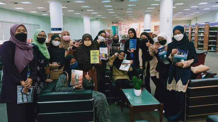 USIMLibrary's tweet photo. TERIMA KASIH
Kepada 193 orang pelajar Pelajar Tamhidi Perubatan,Pergigian & Sains yang telah menghadiri Taklimat OPAC & 'Library Tour' ke Perpustakaan USIM Jumaat lalu.
Serta kerjasama Pn Siti Rubaini Mat, Penyelaras Tamhidi yang mengiringi lawatan.
#USIMLibrary
#tamhidiusim https://t.co/yjv2rUSdOJ