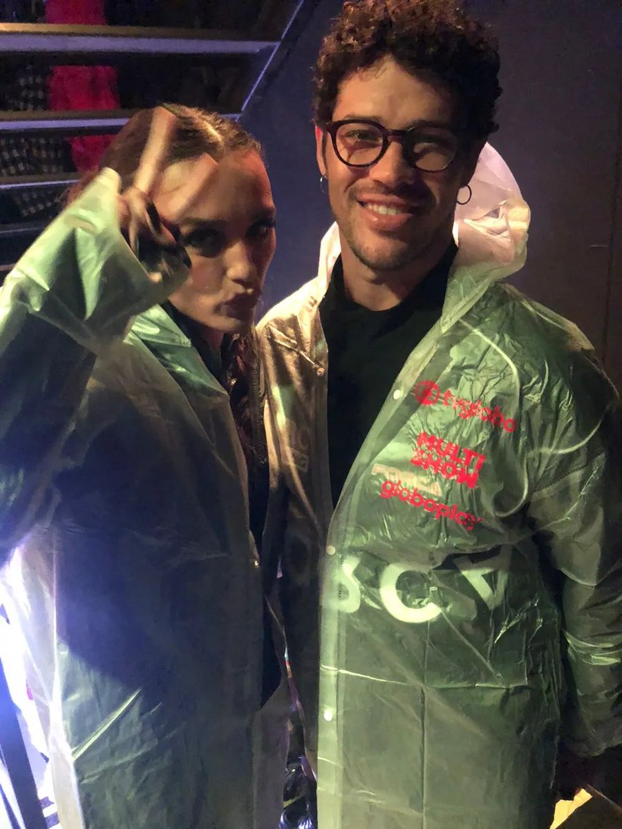 gshow's tweet photo. 💕 Rafa Kalimann (@rafakalimann_) e José Loreto curtem Rock in Rio embaixo de chuva agarradinhos! ➡️https://t.co/sN8YhLnq5H

🎸 #gshowNoRiR #RockinRio2022 #GloboNoRockinRio https://t.co/56E9UiZ54J