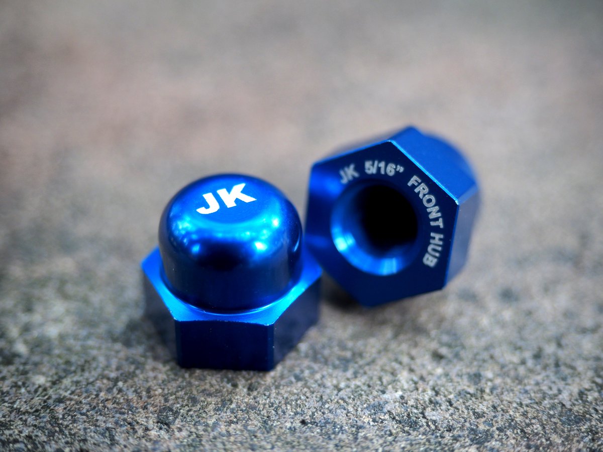 JosephKuosac's tweet photo. JK parts in Sonic Blue.
#josephkuosac #brompton #bromptonbicycle #headset #nut #hubnut #easywheel #smallwheel #upgrade #modification #style #tuning #sonicblue #mood #HappyHour https://t.co/fkhLOMuRXb