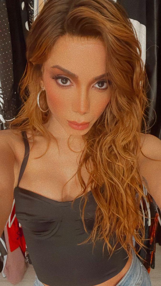 Anitta's tweet photo. https://t.co/pGgaj5i1db