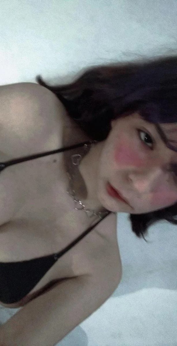cerezitajiji's tweet photo. 500 rt y subo foto teta bien rica 💕 

En esta foto me estoy mordiendo los labios, tengo los labios tan finitos ¿los besarias? https://t.co/JgRBYpeB2m