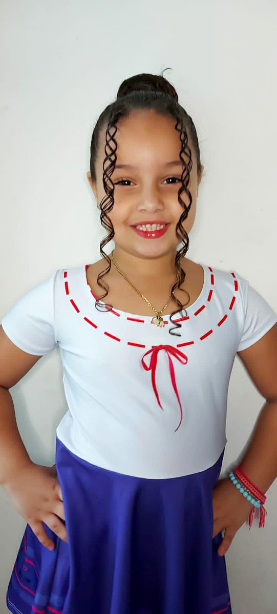 ogra_danni's tweet photo. De todos os amores serei eternamente fã do nosso amor, obrigada por existir e por me escolher para ser a sua mamaezinha. 🥺😍
 te amo bem grandãooo!!! ❤️

Feliz dia minha fortona ❤️💪🎉

#6anosdalaurinha https://t.co/PjB7htiV5q