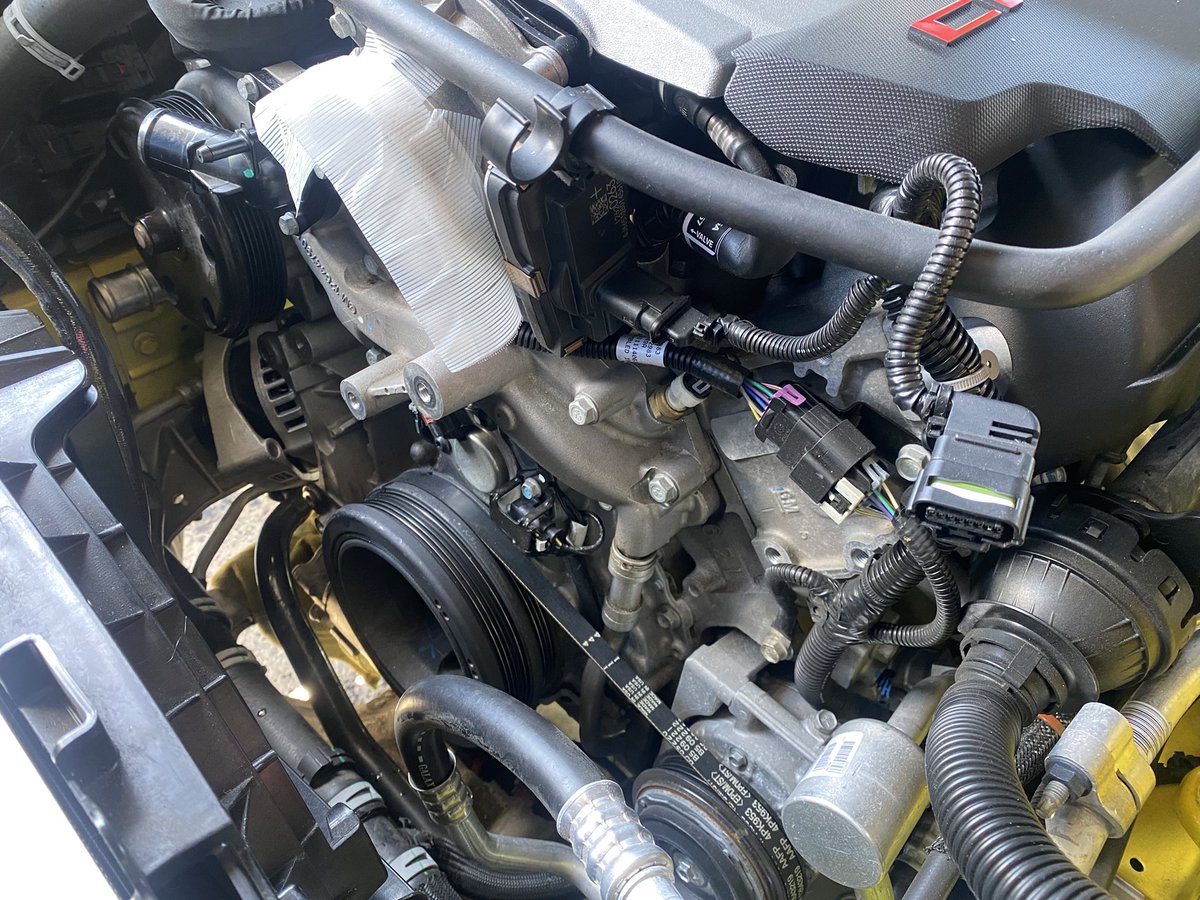PROSPEED___USA's tweet photo. カマロss
オルタネーター交換です。

場所が悪く少し苦戦しましたが
交換完了です😊 https://t.co/AY1NTiozTt