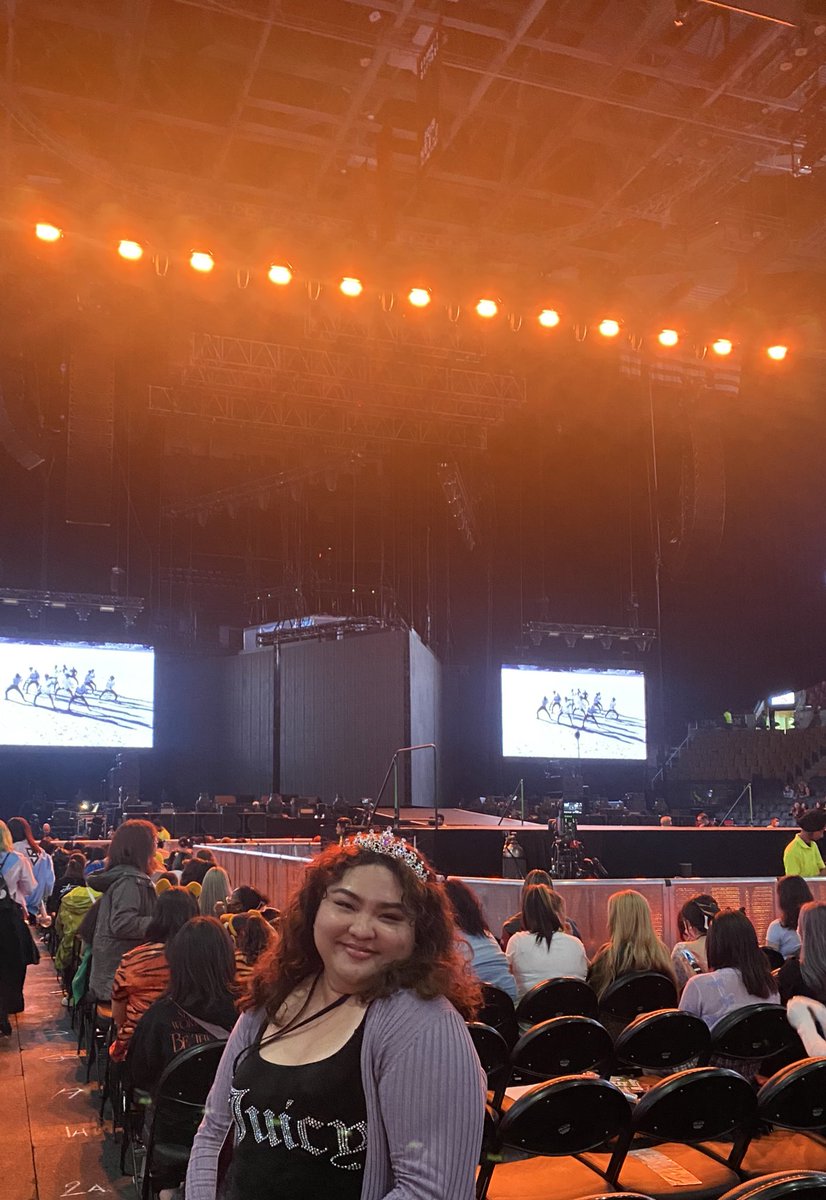 anxxdine's tweet photo. I wore Juicy Couture. For the Juicy Juicy part 🥰❤️
#BETHESUNinTORONTO #BETHESUN_TORONTO #LookAtMaFit https://t.co/KsttNNxGEN