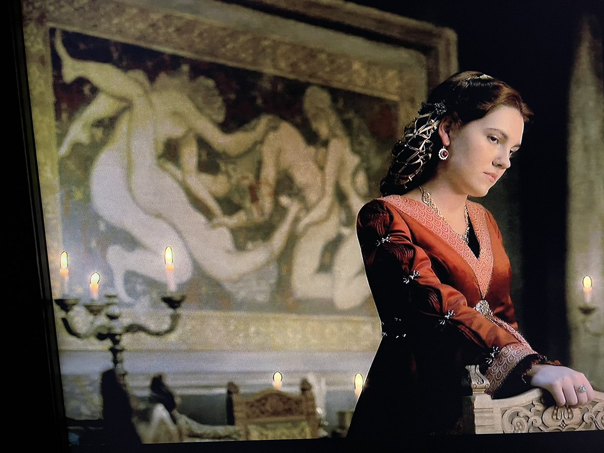 Woa <a href="/HouseofDragon/">House of the Dragon</a> and <a href="/HBO/">HBO</a> really just went for it with the bedchamber tapestries. I take back anything I’ve ever said about Targaryen’s not having taste. Can I get your decorator’s name? #GameOfThrones #HouseoftheDragon