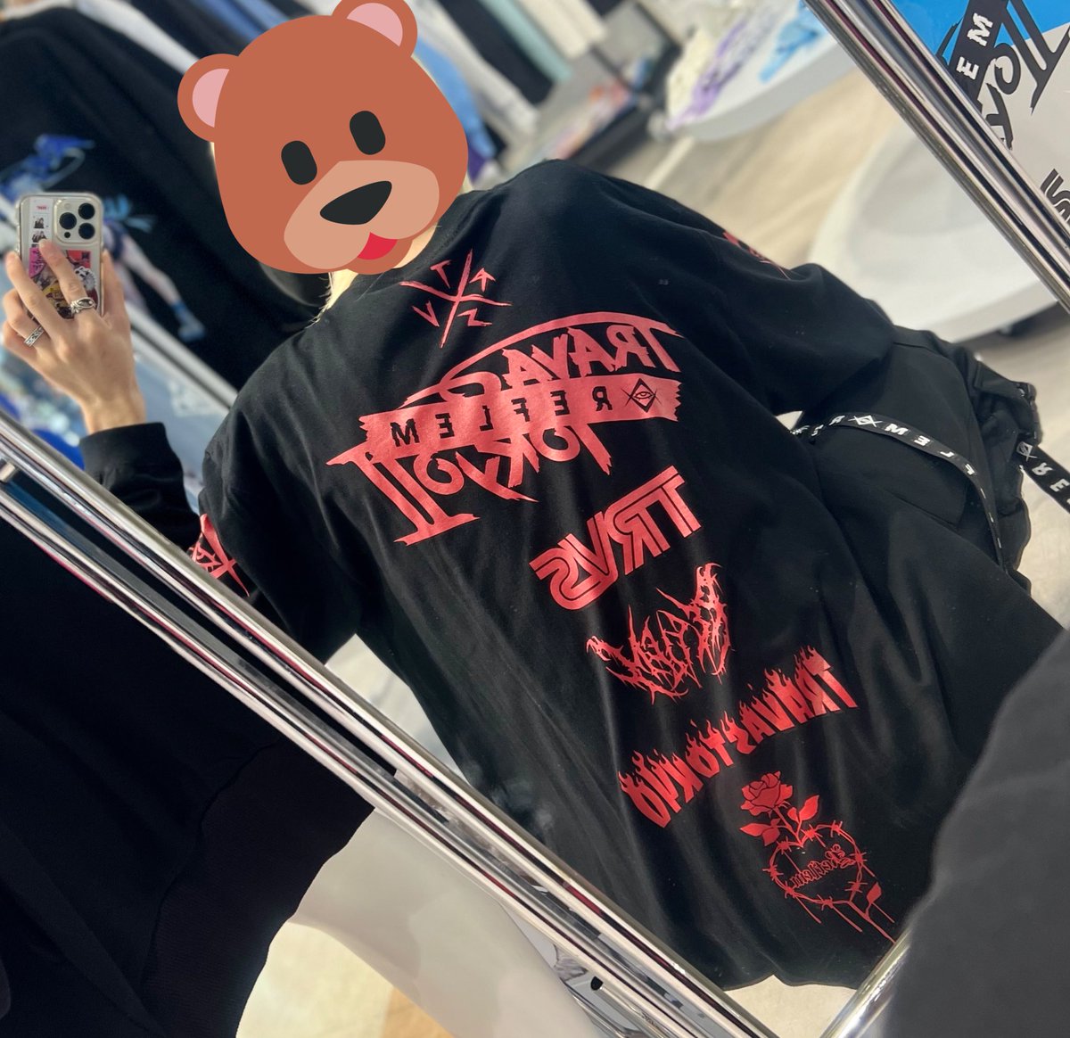 Acro_yutos's tweet photo. 秋葉原POPUPストアでしか、手に入れる事が出来ないクマロングTEEが受注販売してます！😳💕

カラー展開も全8色も有るので迷っちゃいますが、是非店頭にて見に来てください！😈

Price ¥9,350（税込み）

受注期間

9月4日〜9月11日

#TRAVAS #TRAVASTOKYO #REFLEM  #CIVARIZE #TRAVAS横浜 https://t.co/Kv7Gp0h4CP