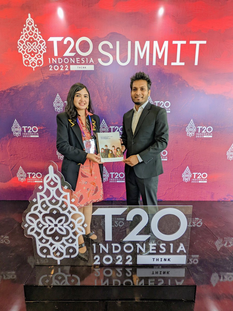 It was a pleasure meeting and discussion on youth participation in the policymaking process with Ms. <a href="/GraciaParamitha/">@GraciaParamitha</a>, a <a href="/g20org/">G20 United States</a> analyst and co-chair of @Y20Indonesia, today at the @T20Solutions Summit in Bali, Indonesia. <a href="/YOpportunities/">Youth Opportunities</a>
