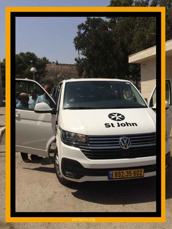 OStJUSA's tweet photo. So pleased that our Prior was able to be in Jerusalem last week when this mobile outreach van got its first use! It will get ophthalmic staff and equipment to remote villages, helping hundreds get #sightsaving care!
#ProFide
#ProUtilitateHominum
#OneStJohn https://t.co/QbKelbxDth