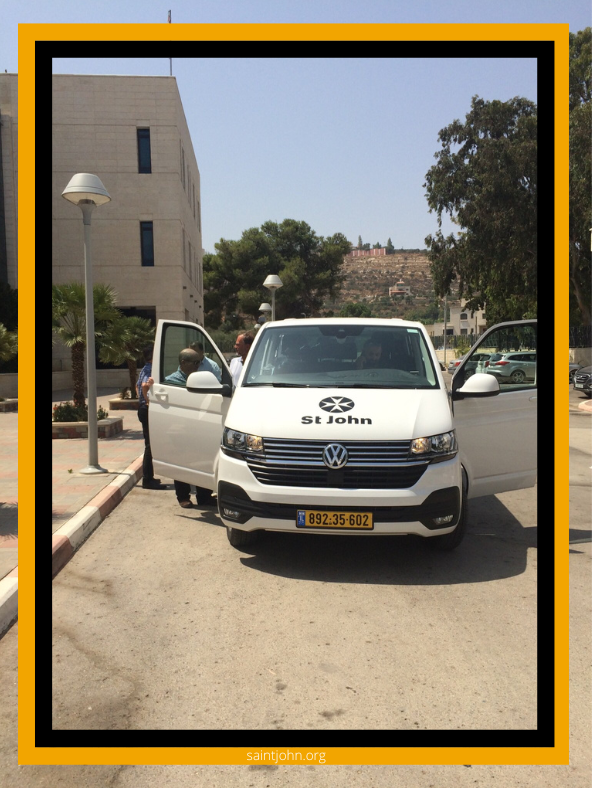 OStJUSA's tweet photo. So pleased that our Prior was able to be in Jerusalem last week when this mobile outreach van got its first use! It will get ophthalmic staff and equipment to remote villages, helping hundreds get #sightsaving care!
#ProFide
#ProUtilitateHominum
#OneStJohn https://t.co/QbKelbxDth