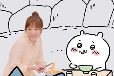本田翼さんの服に汁が飛び散っていそうですね 