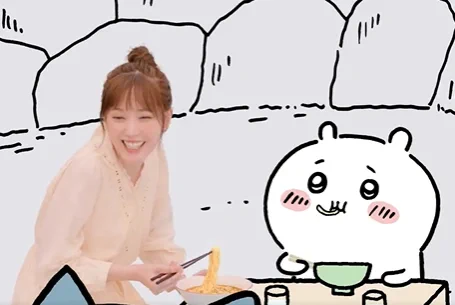 本田翼さんの服に汁が飛び散っていそうですね 
