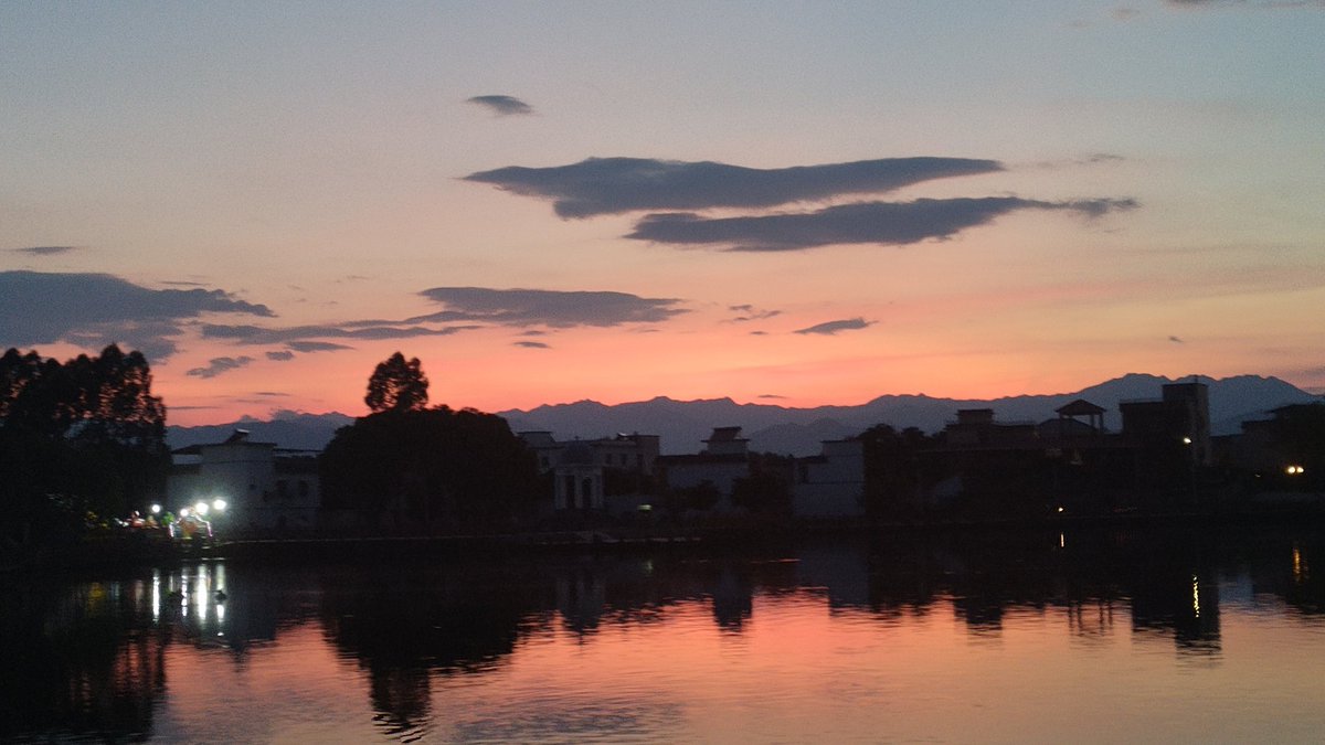 jayyangJ's tweet photo. 夕阳 https://t.co/0J8JPlGLQY