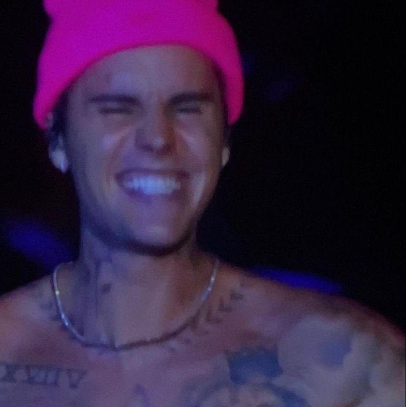idkmerilyn's tweet photo. Justin pra mídia 😡 X Justin pra gente 😍🤏🏻
NUNCA ERROU https://t.co/B8TJAH35m5