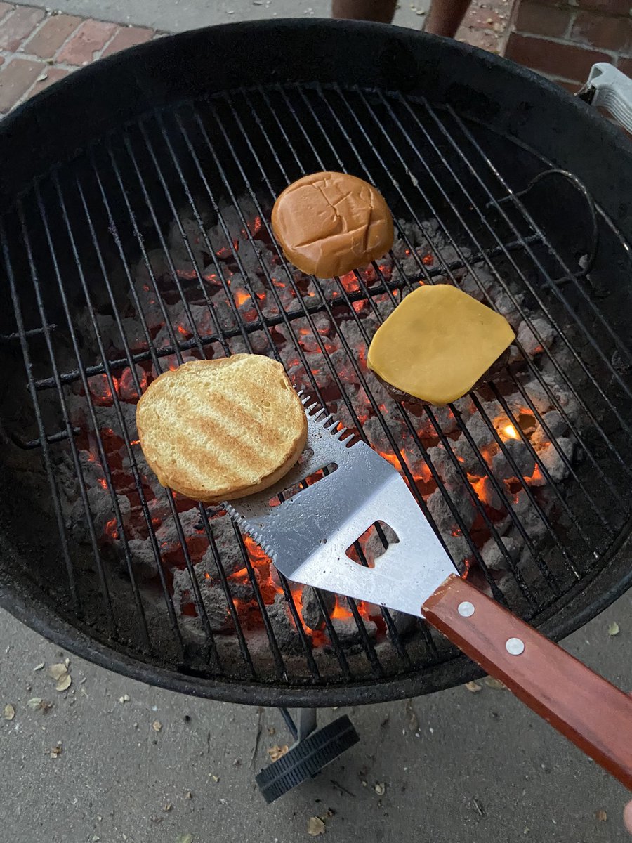 nudechef69's tweet photo. Grilling’ some meats, peon style https://t.co/9e9jhuNcOe