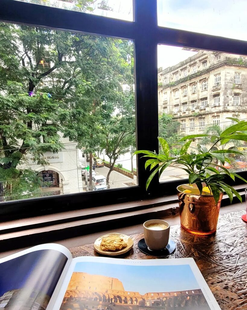 DelishDirection's tweet photo. Looking for #mondaymotivation in coffee (and a cookie) 

At @kmcmumbai #coffeelovers #cafesoftheworld #windowswap #Mumbai #bombaymerijaan https://t.co/sIDWjvwS0Z https://t.co/EIoAYIpLXM