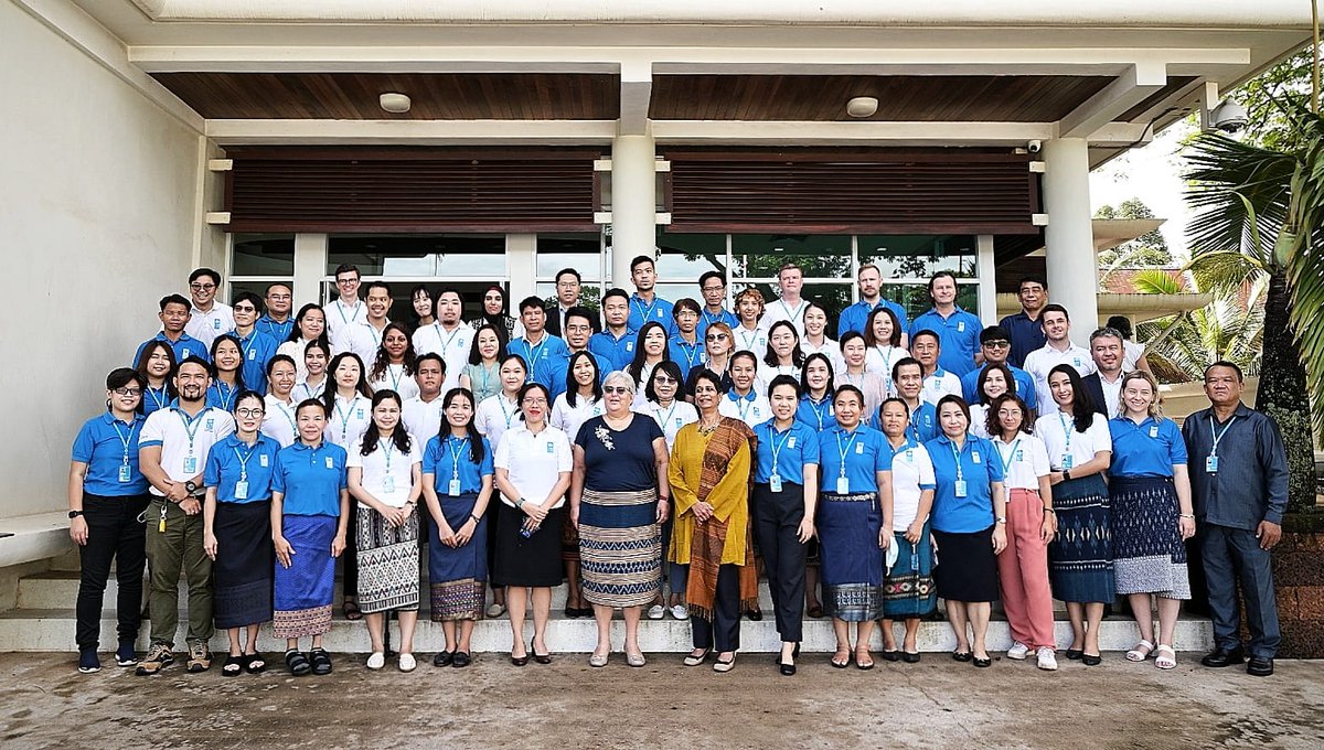 UNDPLaoPDR's tweet photo. Our @UNDPLaoPDR team is excited to meet @UN Asst Sec General &amp; @UNDPasiapac Regional Director @Kanniwignaraja in person #today🙏

Thank you for your time with us &amp; hearing our thoughts💡➡️ further boosting our determination to achieve Lao’s 🇱🇦 development priorities &amp; #SDGs🤝 https://t.co/RA9lN95BbJ