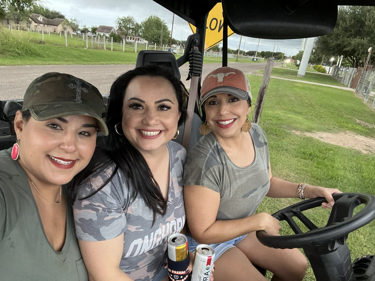 Clarisatorres74's tweet photo. Paloma to soothe our hearts! In honor of our cousin, Aìda Monica! #RIPcousin https://t.co/m6XKrEoI2J