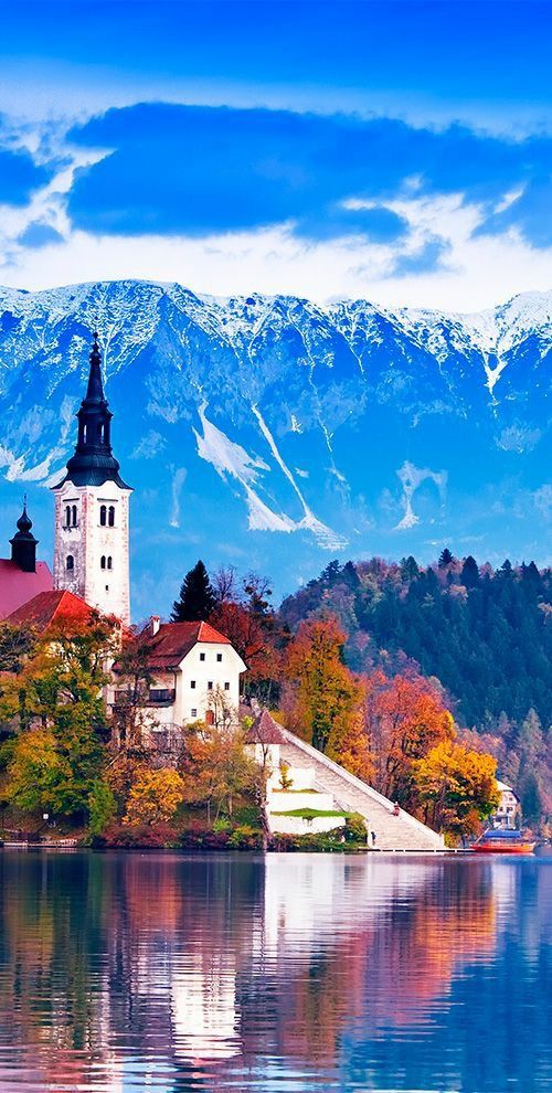 countrygirlalu's tweet photo. Lake Bled, Slovania https://t.co/x8UNREhARb