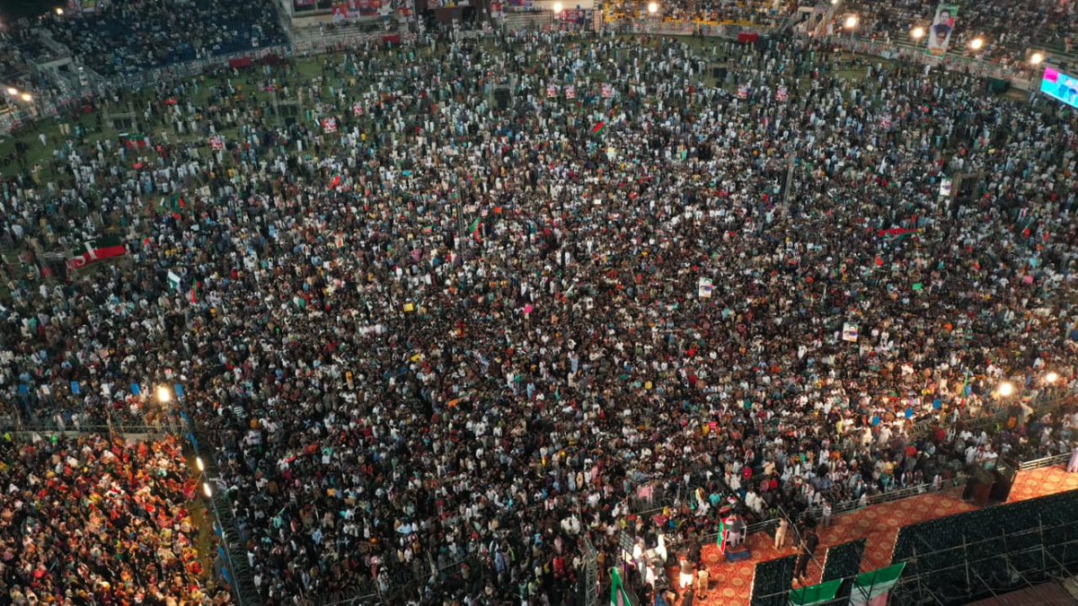 ImranKhanPTI's tweet photo. Thank you Faisalabad. https://t.co/kA1F03UkUo