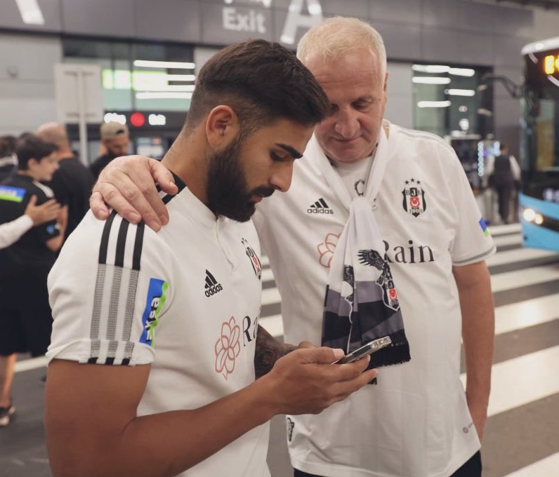 bizim kimseye küfretmemiz söz konusu dahi olamaz. biz asabi abimizden böyle gördük dedi