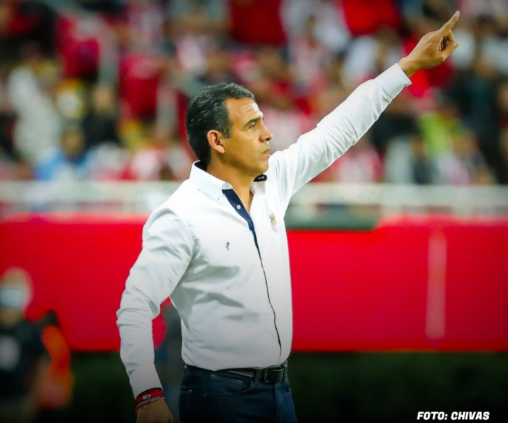 FUTMEX_'s tweet photo. 🗣️“Traemos un trajín acuestas. Hablé con el grupo y les he pedido que todos son muy importantes para la institución, para el grupo, para el plantel y que, en su momento, todos van tener participación. Se nos viene una seguidilla de partidos donde seguramente voy a estar rotando”. https://t.co/6WUM018PcP