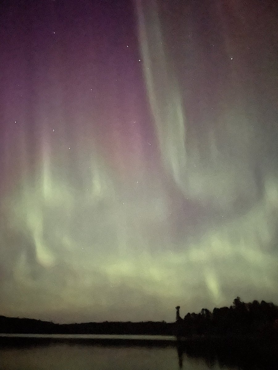 Another incredible show this evening! 
#northernlights #lakeofthewoods #LabourDay