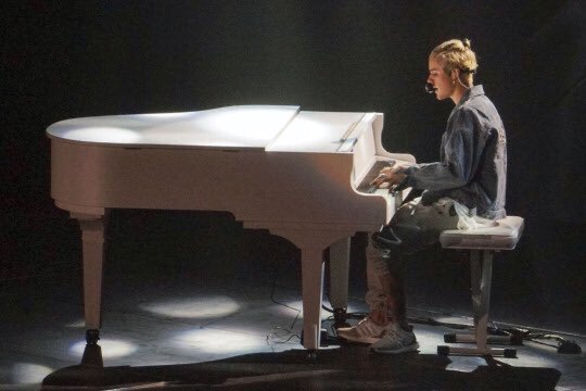 bizzleslust's tweet photo. pov: you watched justin bieber grow up https://t.co/i1A60qnb5z