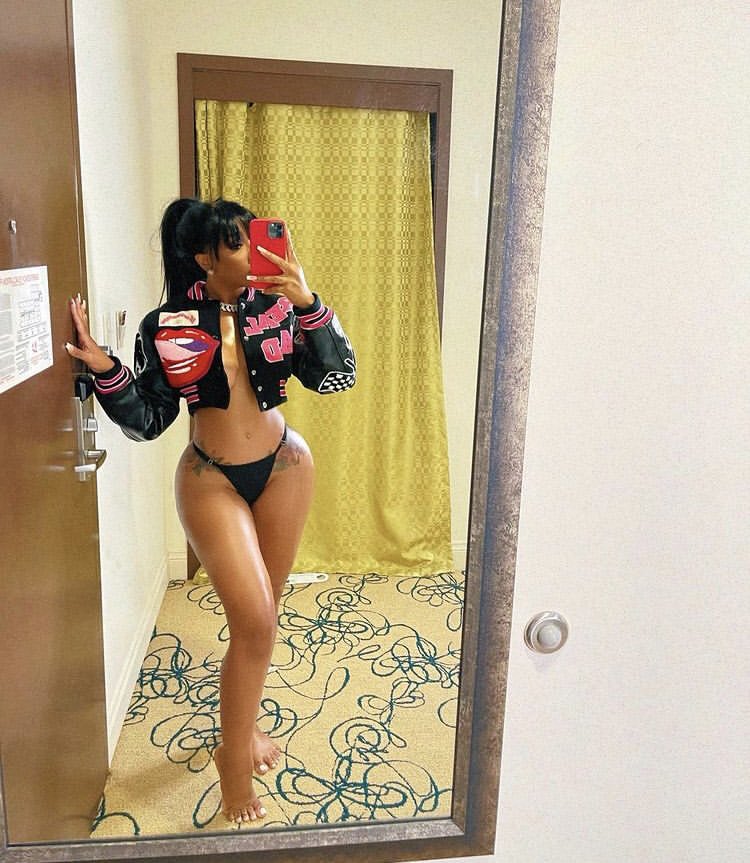 FemaleRapRoom's tweet photo. .@YungMiami305 acting bad 🥵😍 https://t.co/cgx4pDLkMd