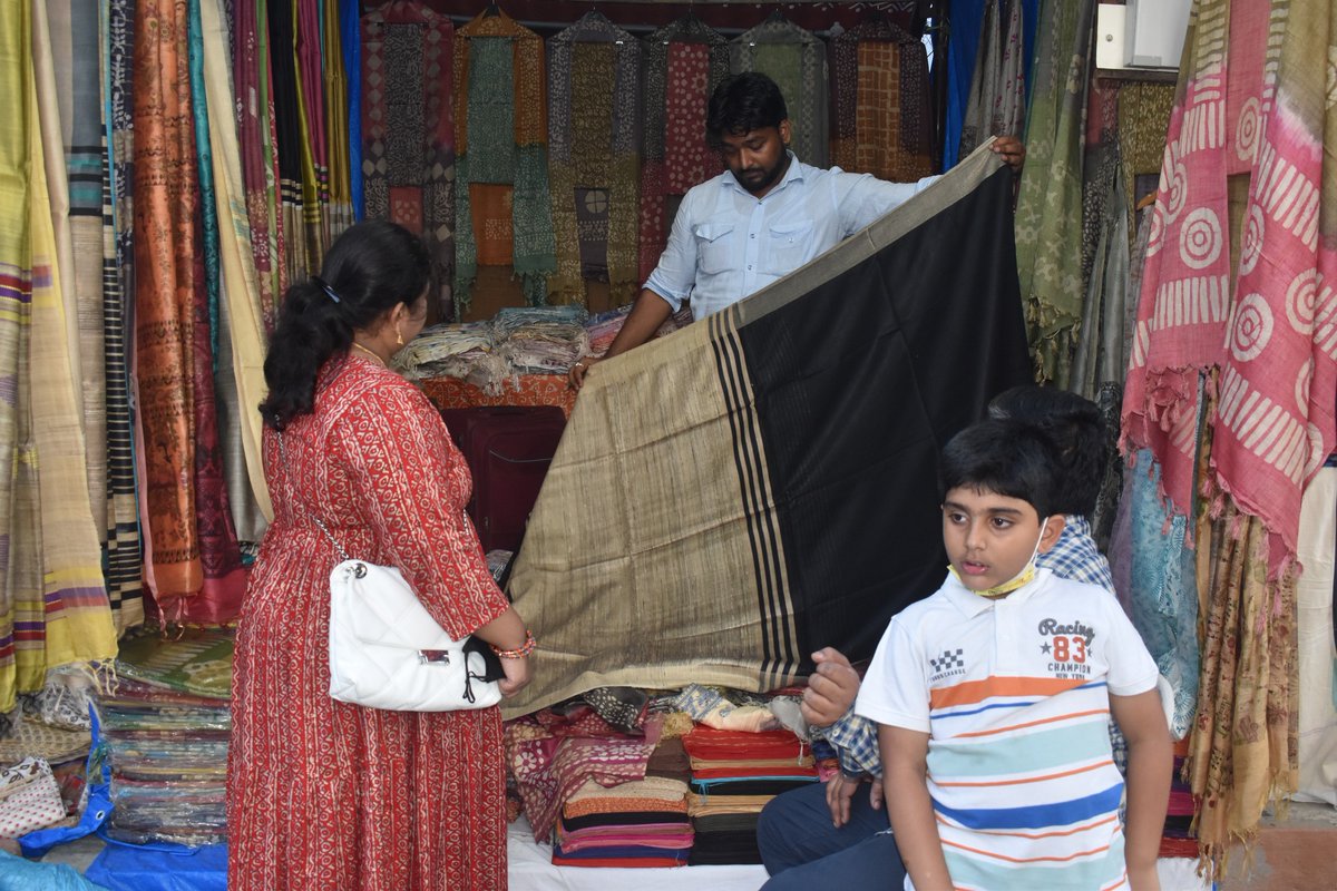 shilparamamhyd's tweet photo. All India Saree Mela 2022-- 1st Sep - 20th Sep 2022
#sareemela #shilparamamevents #happeningnow #madhapur #hydevents https://t.co/wst3oNCiIR