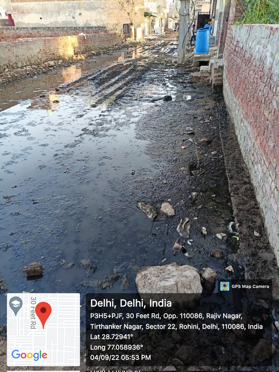 KunalRa63526347's tweet photo. MLA Shri Jai Bhagwan Upkar ji should also pay attention to this post, this is Rajiv Nagar 30 Futa Road MCD School. Which you have complained about many times but you have not heard, the remaining income keeps falling day by day. https://t.co/GtJW0scVF5