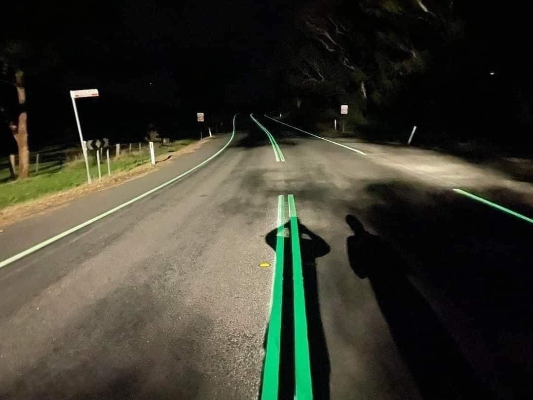 KhairulAbror1's tweet photo. Glow In The Dark Highway. 😍

Macam ni kalau balik lewat malam pun bestt walaupun jalan sunyi. https://t.co/aIbV7TBZ13