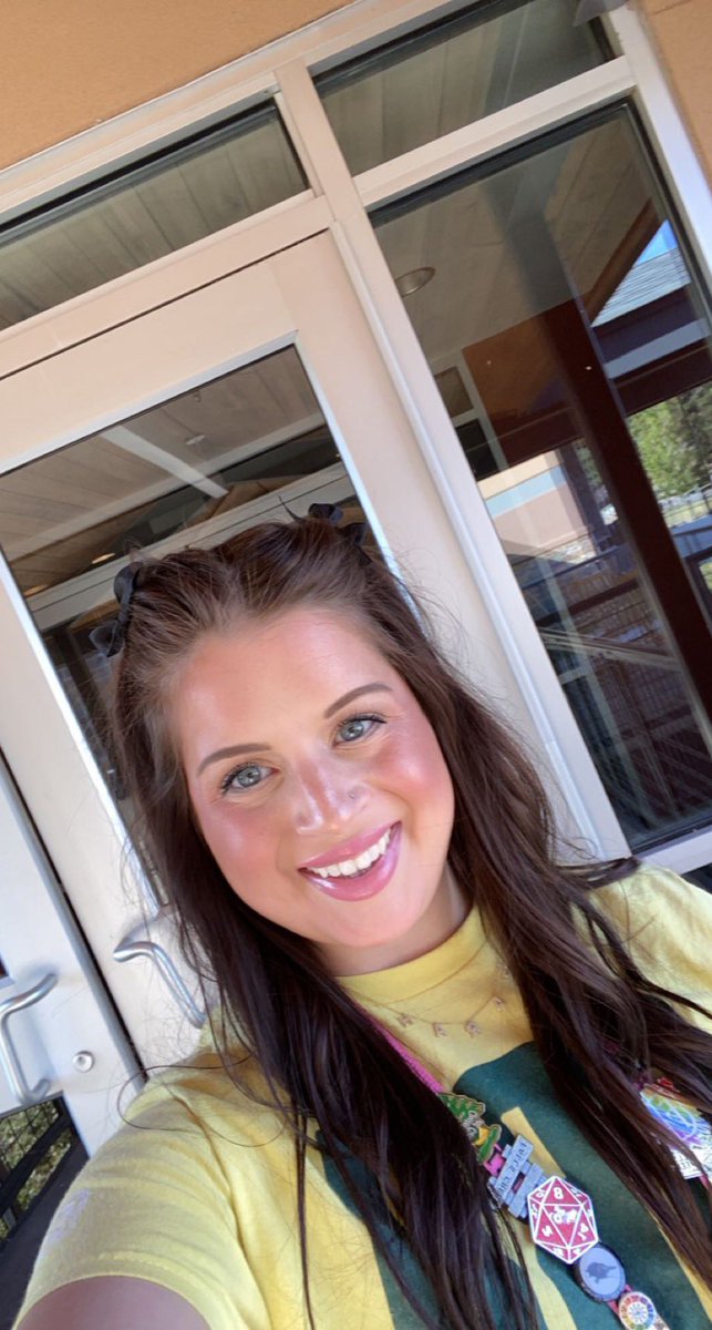 hi twitter!! had to take a break from the most toxic app srry 😄 &amp; i miss summer !!