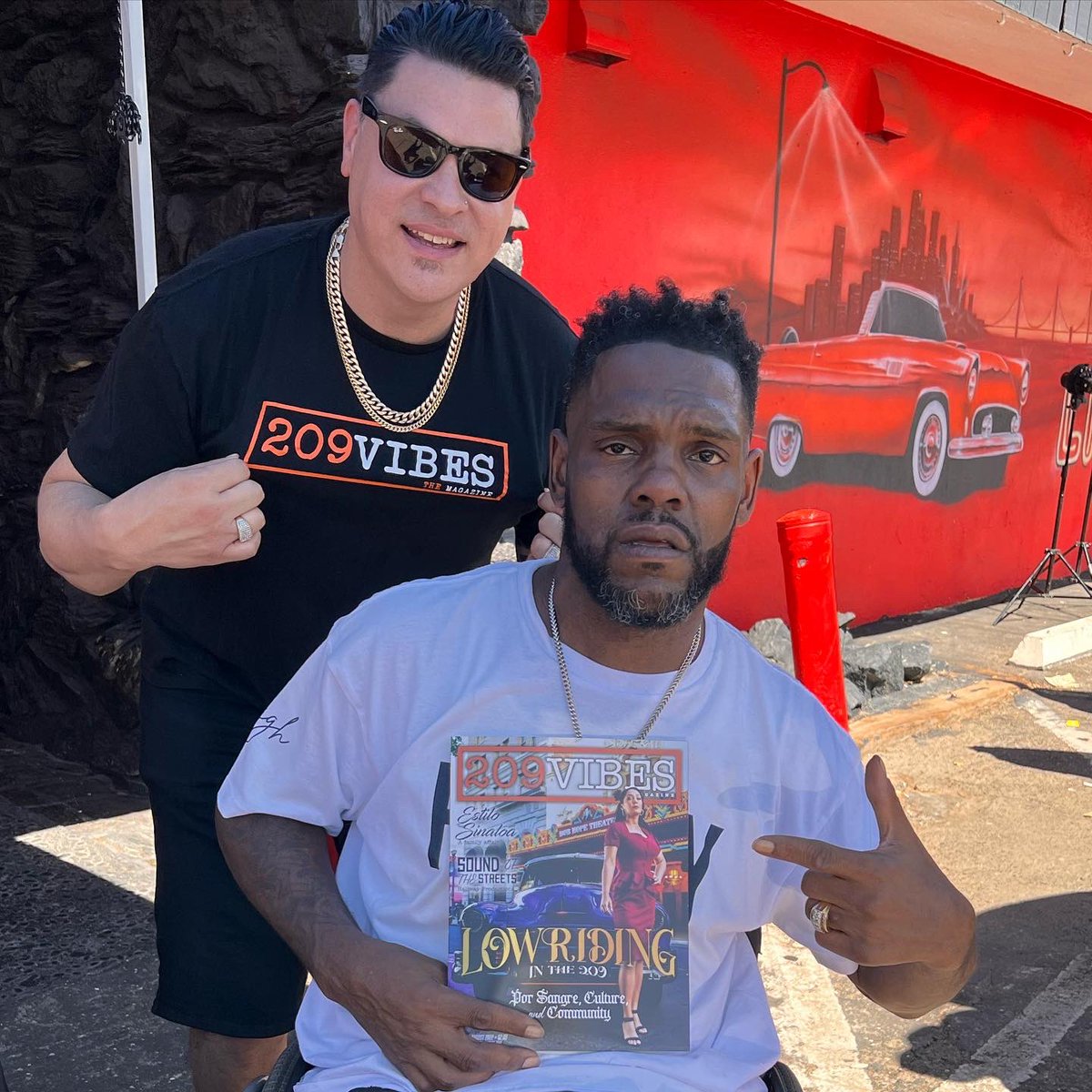 @KeakDaSneak is a really laid back guy. I appreciate him coming out to support our event today at Modesto Car Toys to raise money for the family of a 209 tattoo legend who passed away and launch 209 Vibes magazine in Motown. It was hella hot but everyone still had fun. #modesto