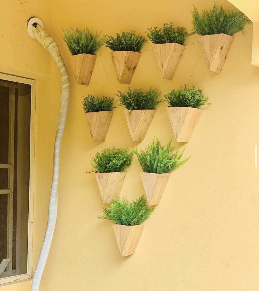 DesignArena_'s tweet photo. Multi-purpose triangle shaped wooden vase with artificial flowers 
Comes with a hook for hanging behind
Price: 4,000 each

Colors available: Black &amp; Oak

#wood
#Explore
#planters
#plantlover
#lekkiwives
#lagosflorist
#Lagoshomes
#lagosinteriors
#artificialplants
#Woodenplanter https://t.co/adqZf1iWOu